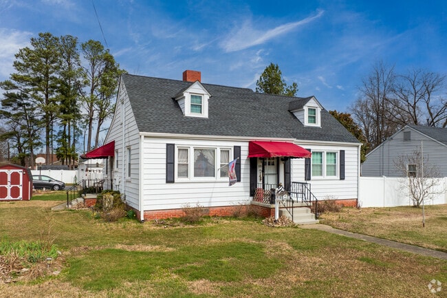 Cape Cod styled homes are popular on larger lots in Colonial Heights.