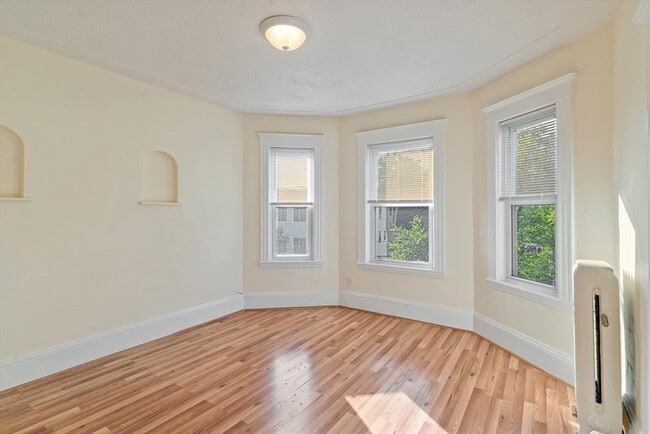 64 Grant St unit 3, Somerville, MA 02145 - photo 5