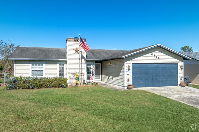 Colorful homes with well-manicured lawns highlight Gibsonia's home market.
