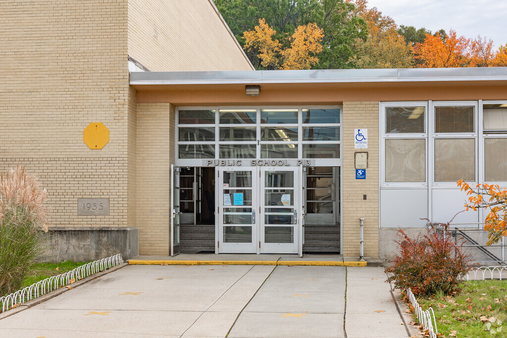 PS 213 Carl Ullman School has a student-teacher ratio of 13 to 1.