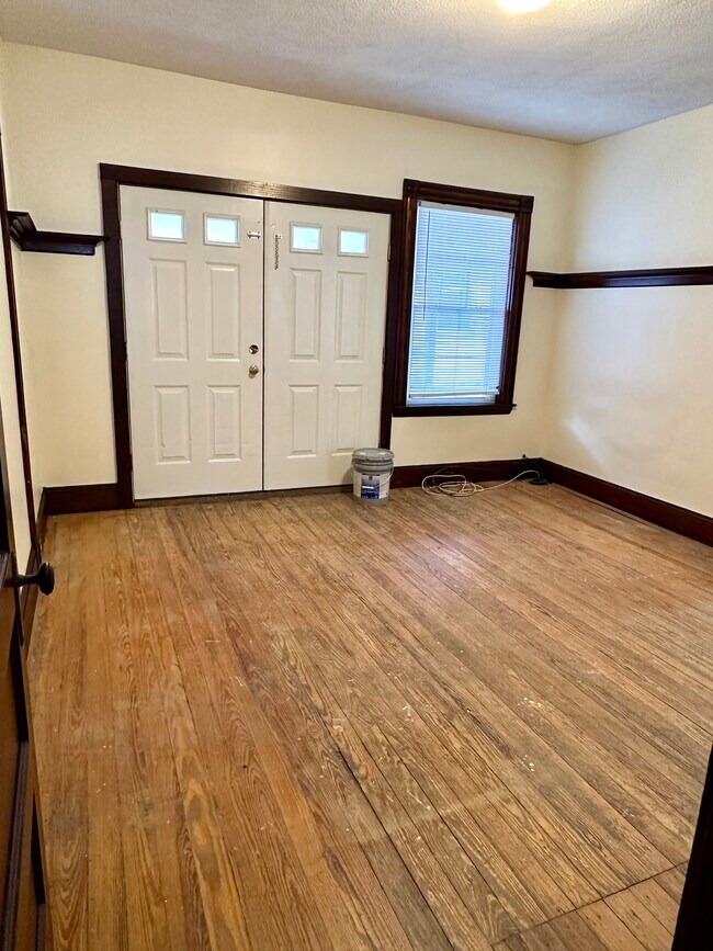 Living Room and Entrance 2
