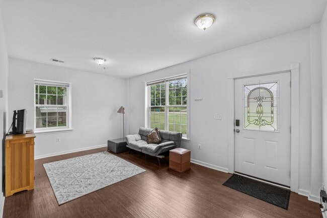 4813 Calvert Rd, College Park, MD 20740 - photo 2