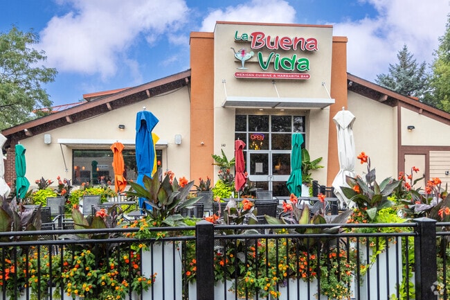 Warren Shores diners have a popular Mexican restaurant nearby.