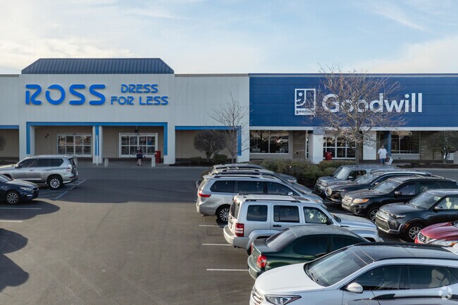 Easily accessible retail along S East Street in North Perry.