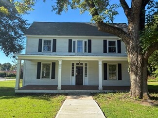 802 E Main St, Walhalla, SC 29691