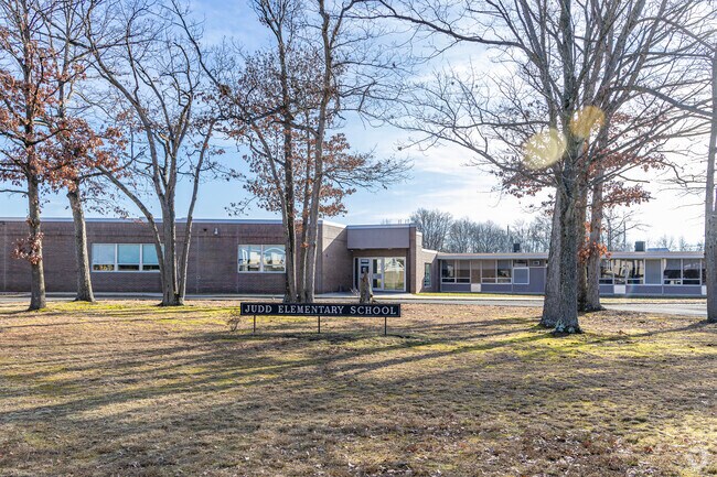 Arthur M. Judd Elementary School receives a B Niche rating.