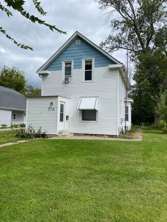 715 6th St SW, Willmar, MN 56201