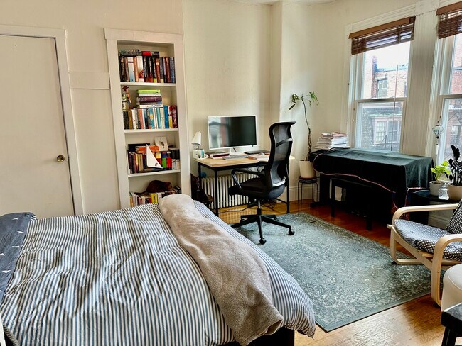 108 Myrtle St unit 10, Boston, MA 02114 - photo 6
