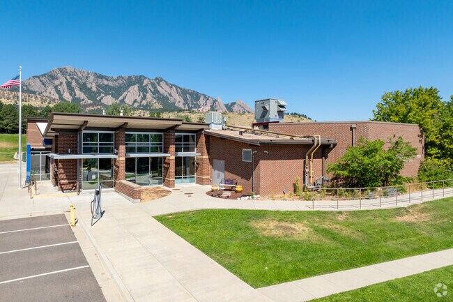 Mesa Elementary School is a highly rated school within the Eldorado Springs school district.