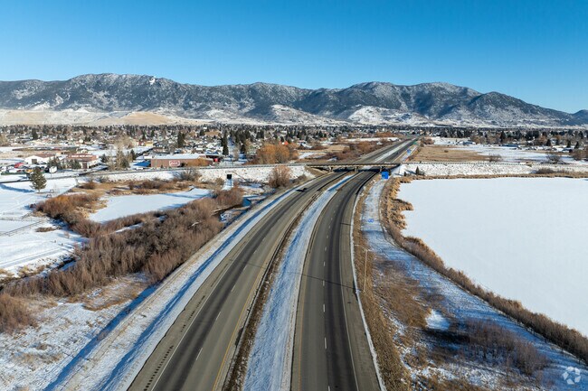 Williamsburg’s location makes commuting via I-15 seamless.