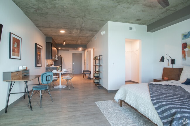 Studio - 636 SF