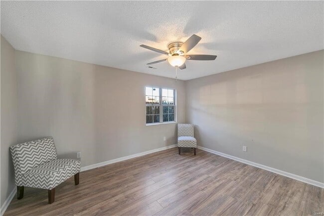 1431 Thrush Plaza unit 1, Saint Louis, MO 63144 - photo 4