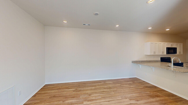 6814 SW Dignity Ave, Bentonville, AR 72713 - photo 5