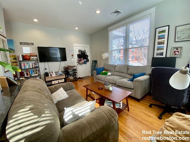 408 S Huntington Ave unit 1, Jamaica Plain, MA 02130 - photo 4