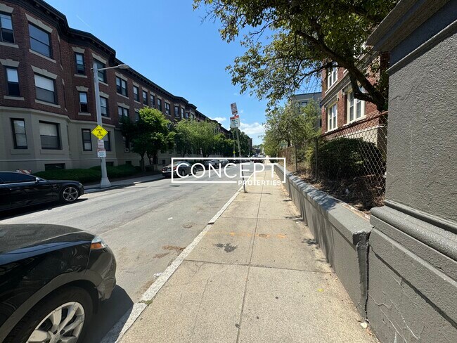 15 Glenville Ave unit 10, Allston, MA 02134 - photo 2
