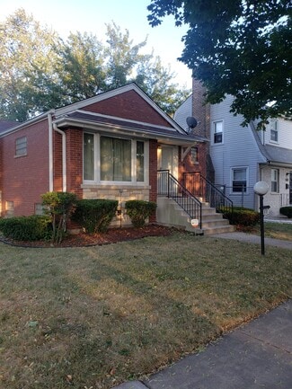 9101 S Paxton Ave, Chicago, IL 60617
