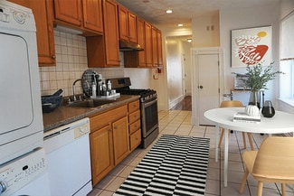 27 Lambert St Unit 3L, Cambridge, MA 02141