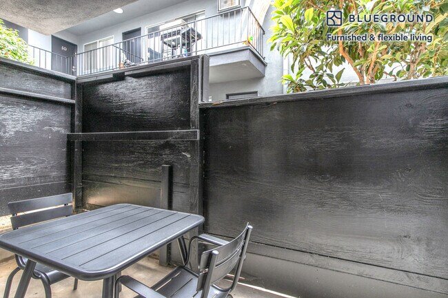 1231 S Bundy Dr unit FL1-ID126, Los Angeles, CA 90025 - photo 4