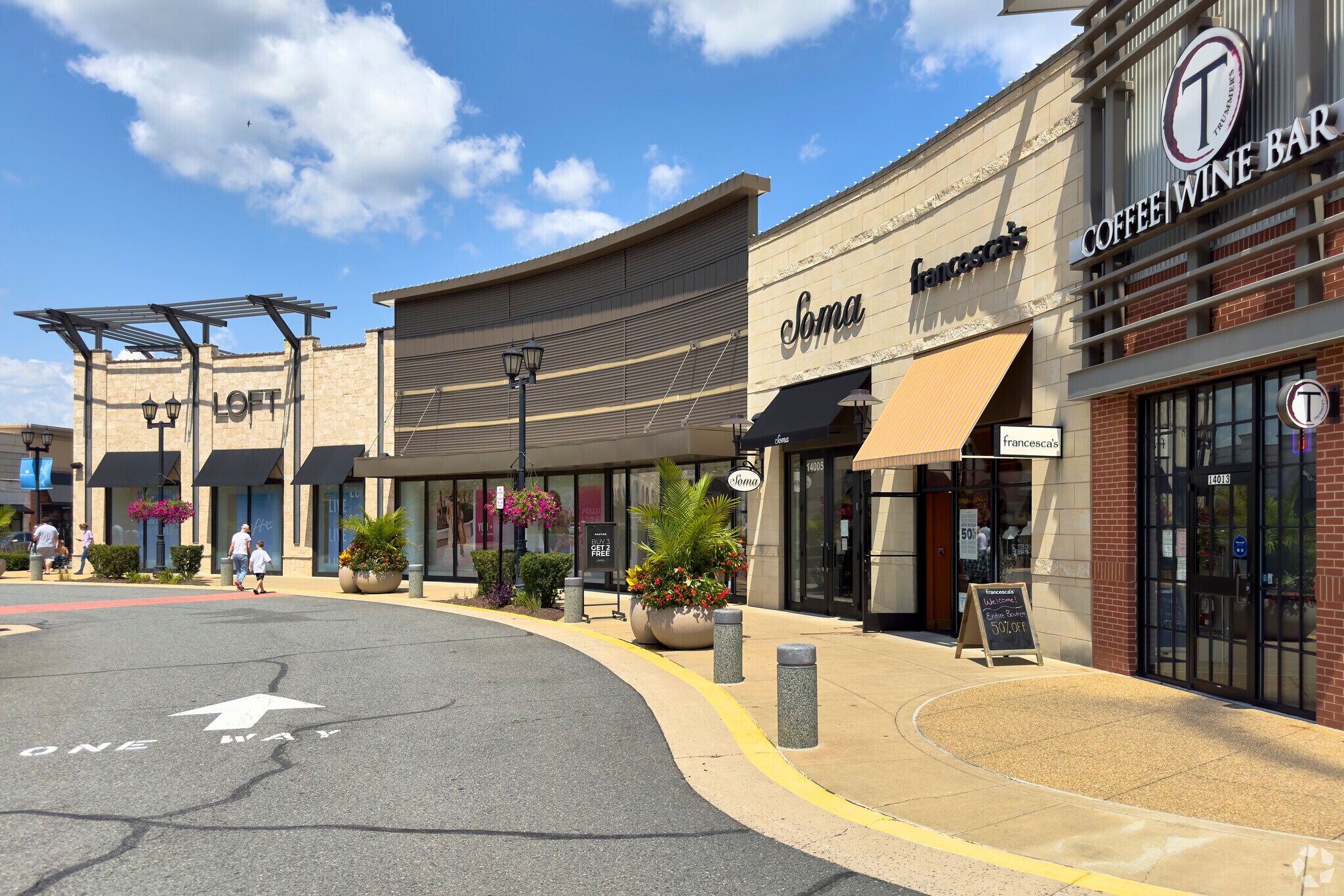 Broad Run Oaks has many unique businesses for those in need of some retail therapy.