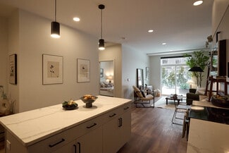 8 Eddy Ave, Biddeford, ME 04005