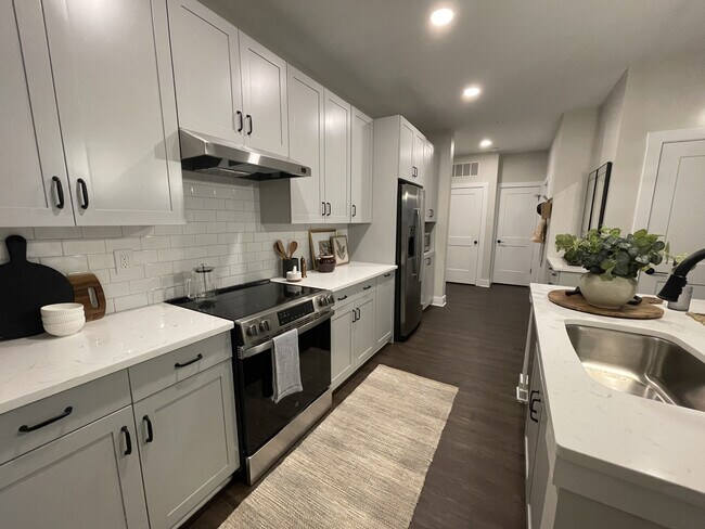 BellaAge Hickory, Hickory, NC 28602 - photo 2