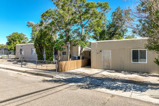 Pueblo-style homes are very popular in the Clayton Heights-Lomas del Cielo neighborhood.