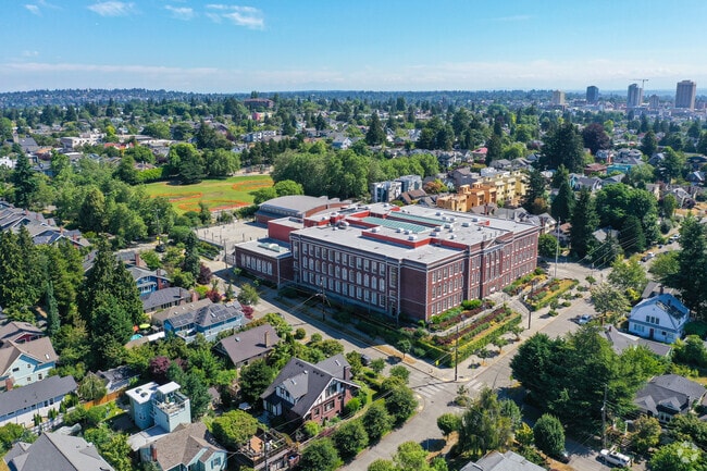 Hamilton International Middle School overview.
