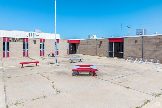 Landon Middle School welcomes all students and parents.