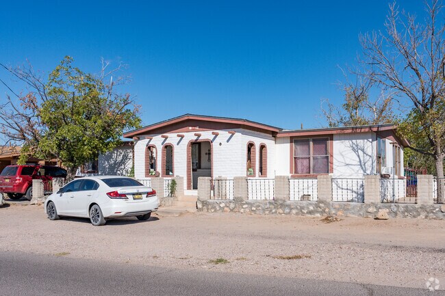 Ranch style homes are prevalent in the Tortugas community.