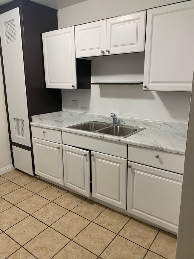 14714 Strathern St unit 1, Panorama City, CA 91402 - photo 6