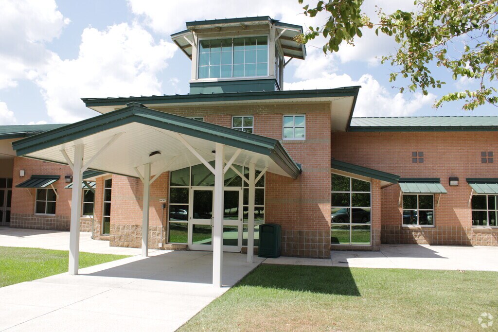 Northeast Elementary School
is a great choice for Brownsfield/Central students.