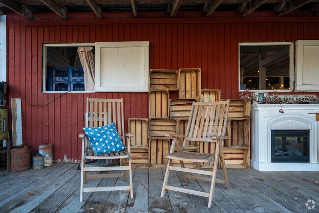 Shop and relax on the front porch at Ashlan Meadows in Pine Level, NC.