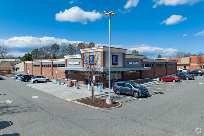 Aldi offers Regency residents affordable groceries.