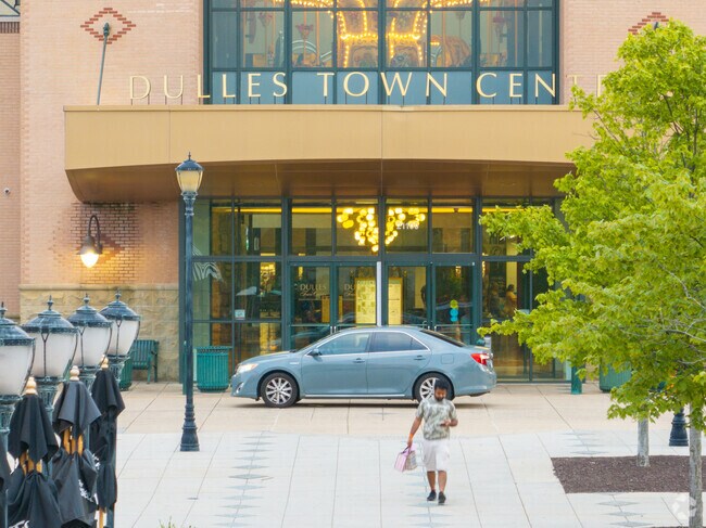 Sugarland Run boasts the Dulles Town Center, a premier destination for retail shopping.