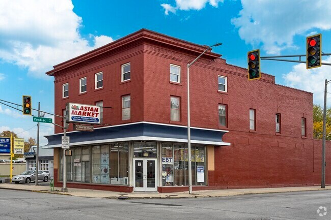 Those living in La Rez have access to the Asian Market for their basic needs.