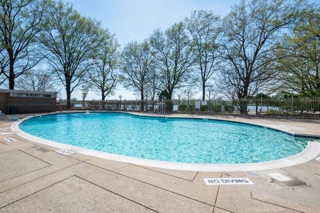 Riverside unit A102, Washington, DC 20024 - photo 4