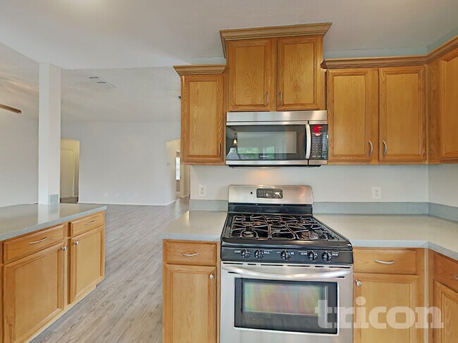 2316 Harvest Glen Ct, Fort Worth, TX 76108 - photo 5