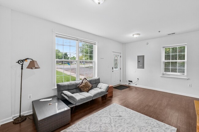 4813 Calvert Rd, College Park, MD 20740 - photo 4