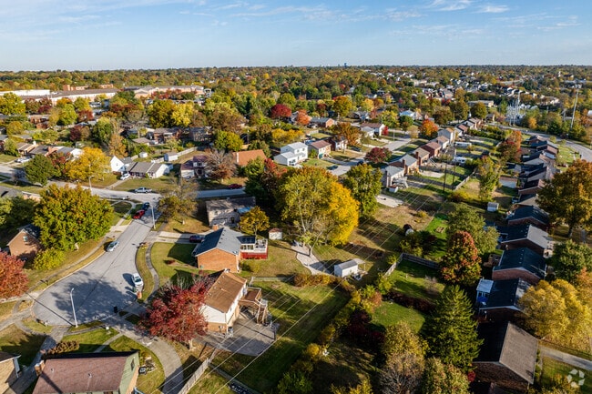 Waterford-South Point is a neighborhood in southeastern Lexington, Kentucky.