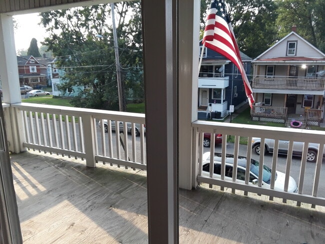 715 E 4th St unit 2nd flr, Erie, PA 16507 - photo 7