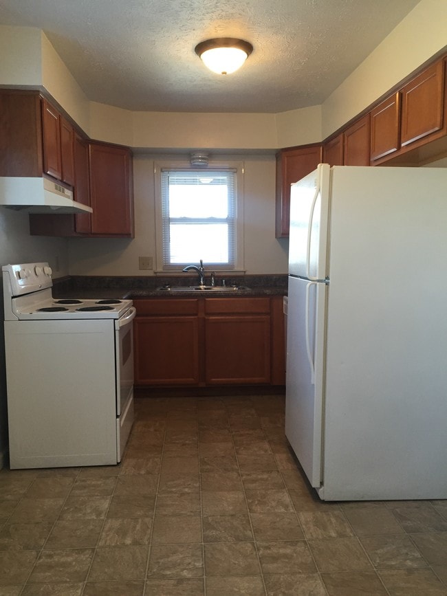 22 White Cir, Winchester, KY 40391