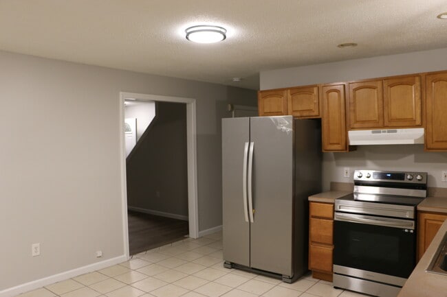 1243 Worcester St unit 1241, Springfield, MA 01151 - photo 3