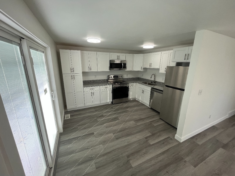 6876 S 90 E unit B, Midvale, UT 84047 - photo 1
