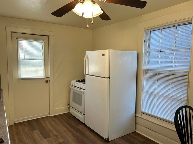 307 N 4th St unit 12, Hannibal, MO 63401 - photo 5