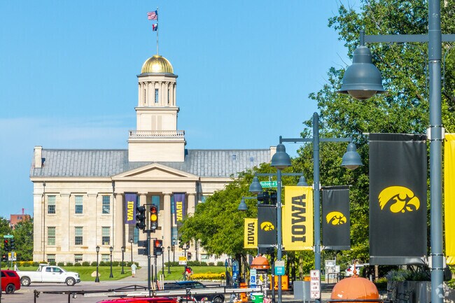 The campus of the University of Iowa is just blocks west of College Hill.