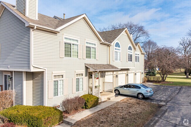 Townhomes in College Park McIntosh are priced between $180,000 and $240,000.