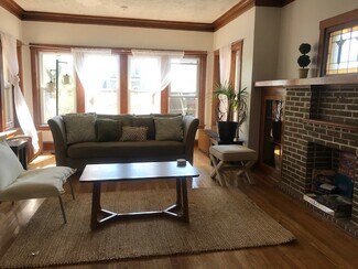 2430 N Avers Ave Unit 2, Chicago, IL 60647