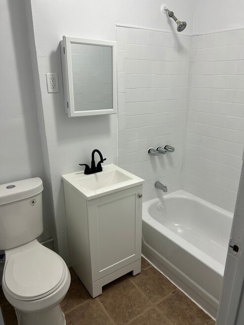 28 Elmwood Ave unit 2, Irvington, NJ 07111 - photo 1