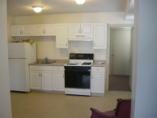 800 Broadway St Unit 1, Lowell, MA 01854