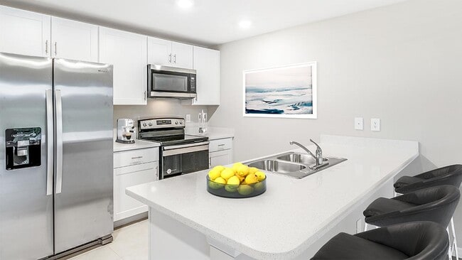 1223 Phillips Dr, Greenfield, IN 46140 - photo 5